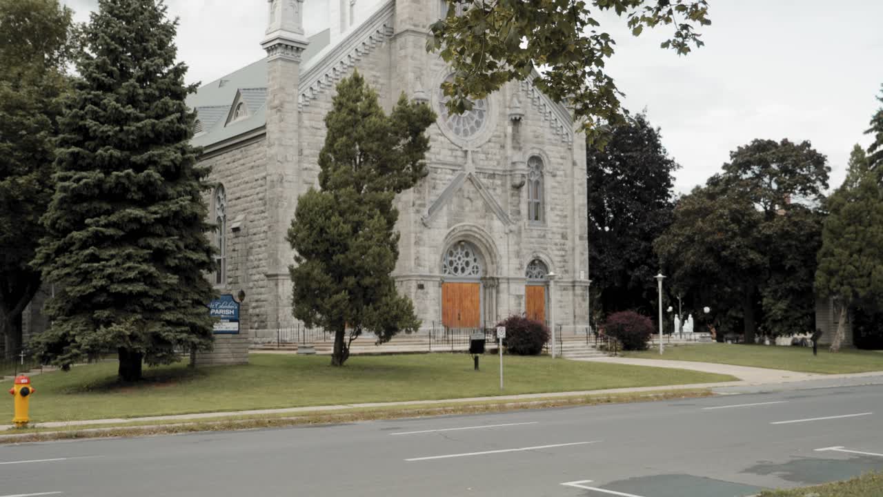 st의 정면에 접근