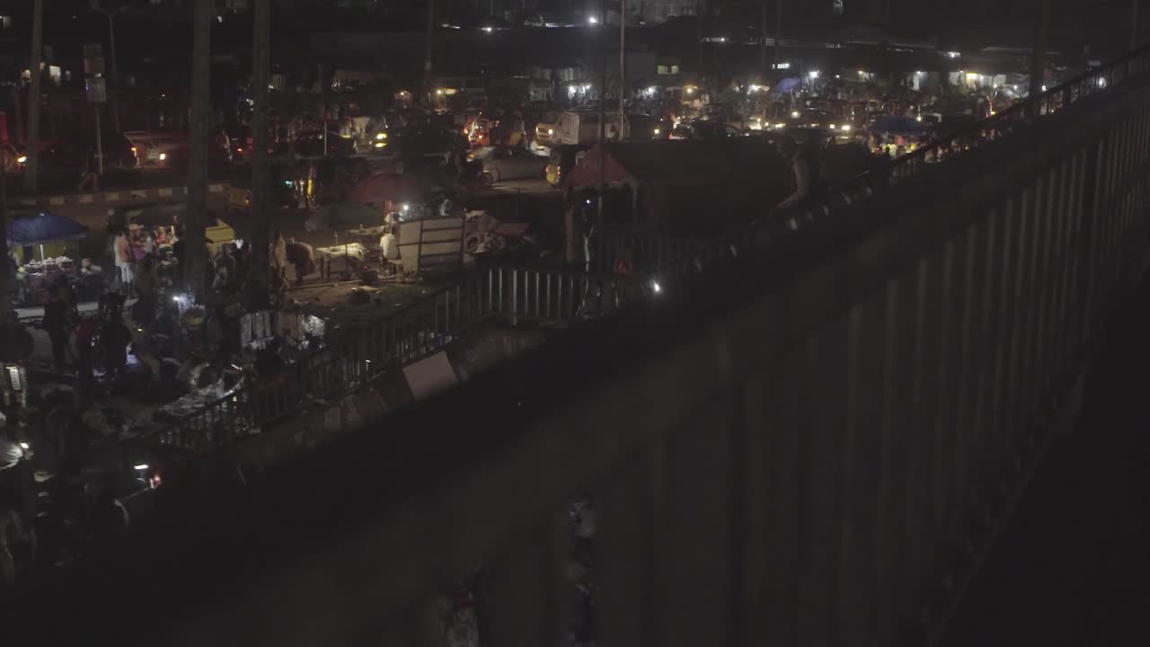 уличный рынок ночью нигерия 08