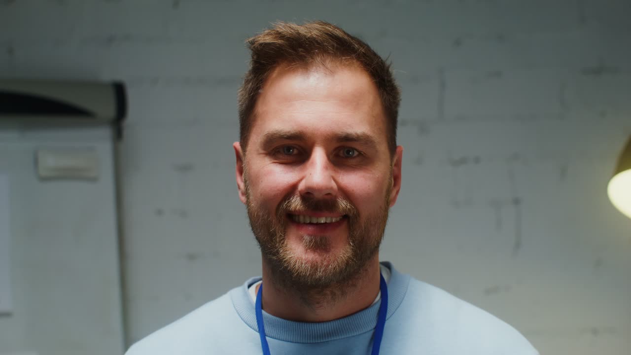 Retrato de un hombre sonriente