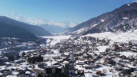 Winterdrohnenflug-über-Mestia