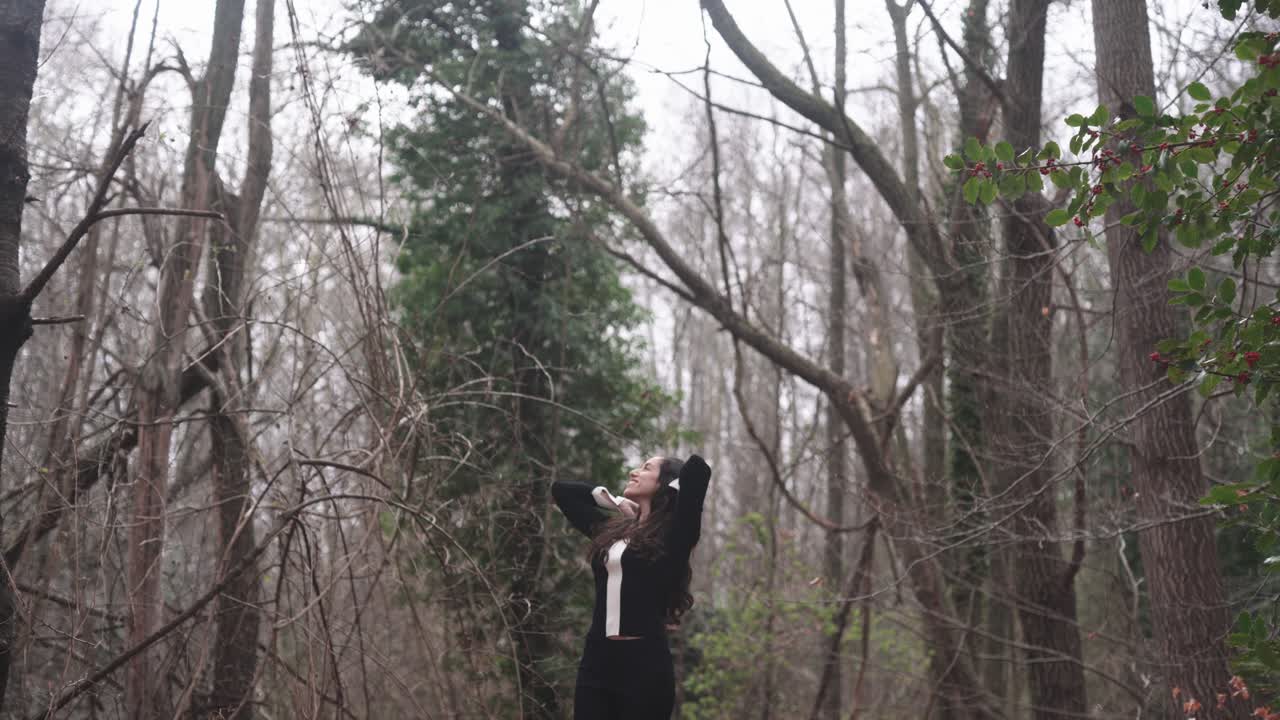 바르셀로나 몬세니 스페인에서 신선한 공기를 호흡하는 기업 여성