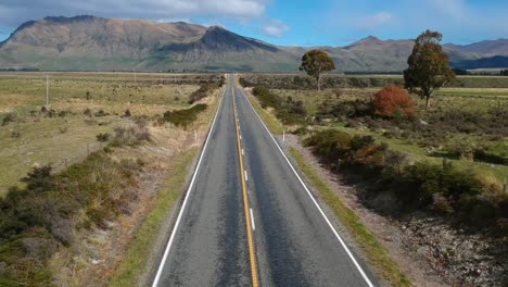 toma de drone de la carretera de nueva zelanda sin coche