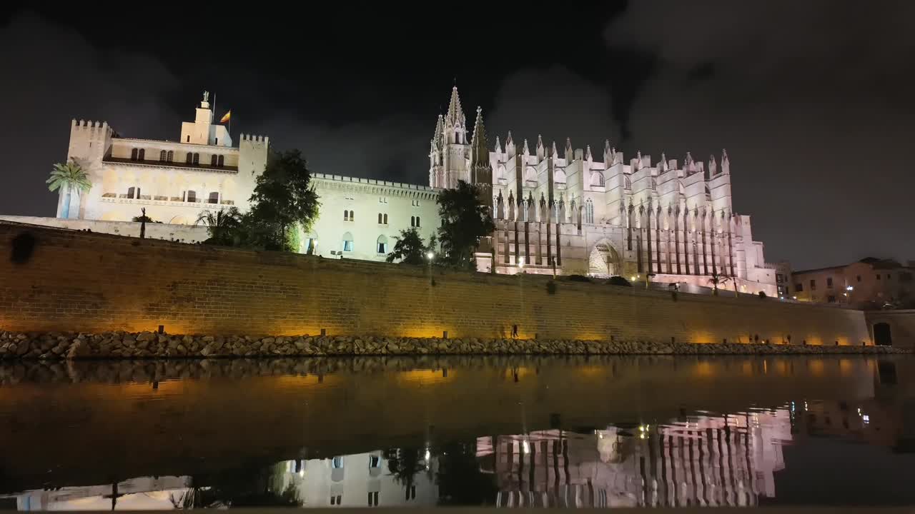 catedral de palma de mallorca, el lapso de tiempo nocturno