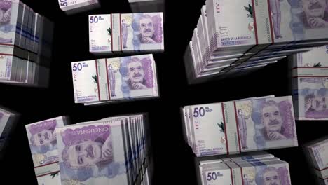 vuelo sobre el peso colombiano dinero billetes paquetes de animación de bucle