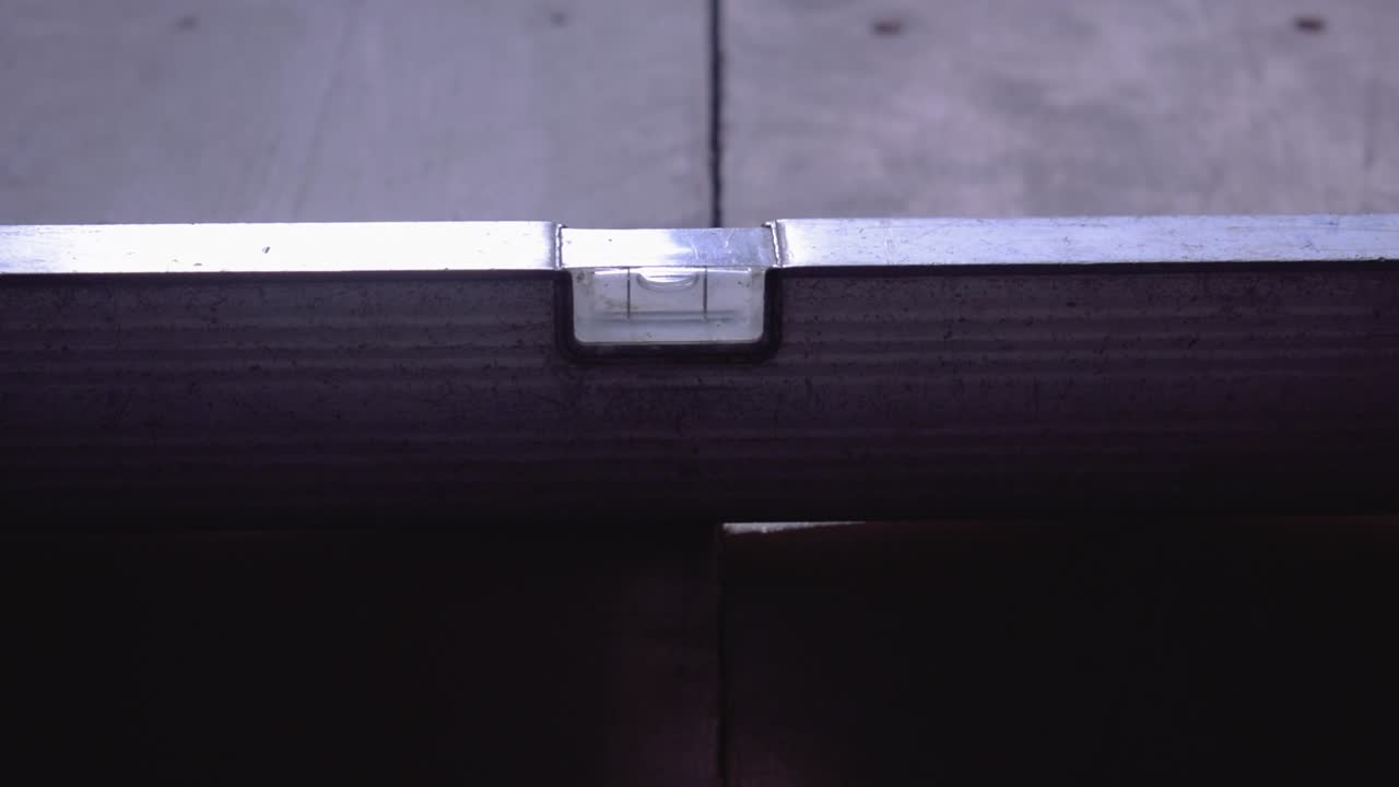 controlar la superficie con la herramienta de medición-6