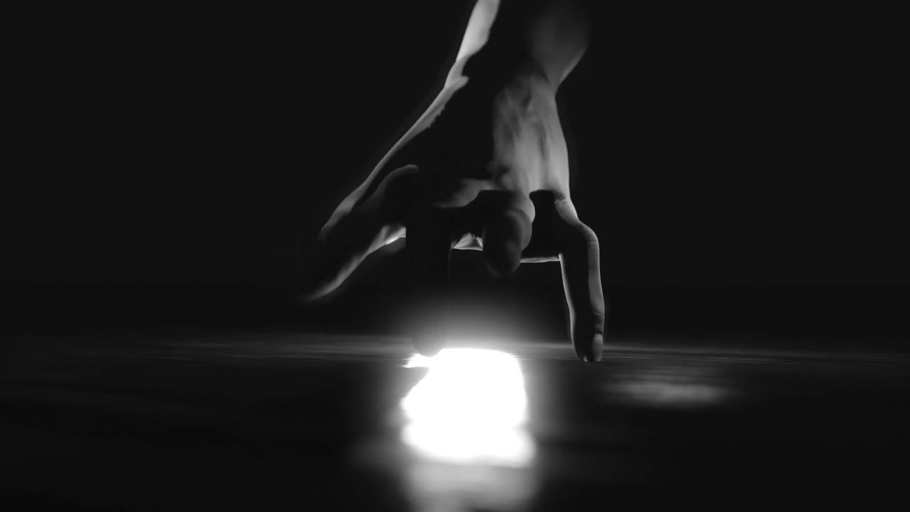 어두운 공간에서  ⁇ 는 손의 애니메이션