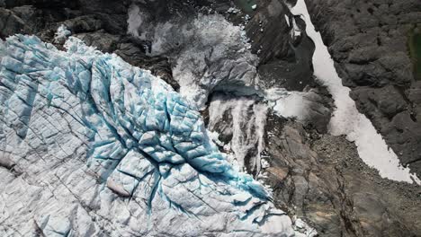 paisaje nórdico helado del glaciar hardangerjøkulen en noruega disparo de drones