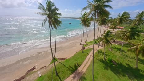 Red-Barco-Pescador-Boat-Fishing-In-Tropical-Waters,-Playa-Los-Coquitos