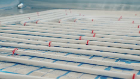 tuberías para agua caliente en un sistema de calentamiento de agua piso caliente