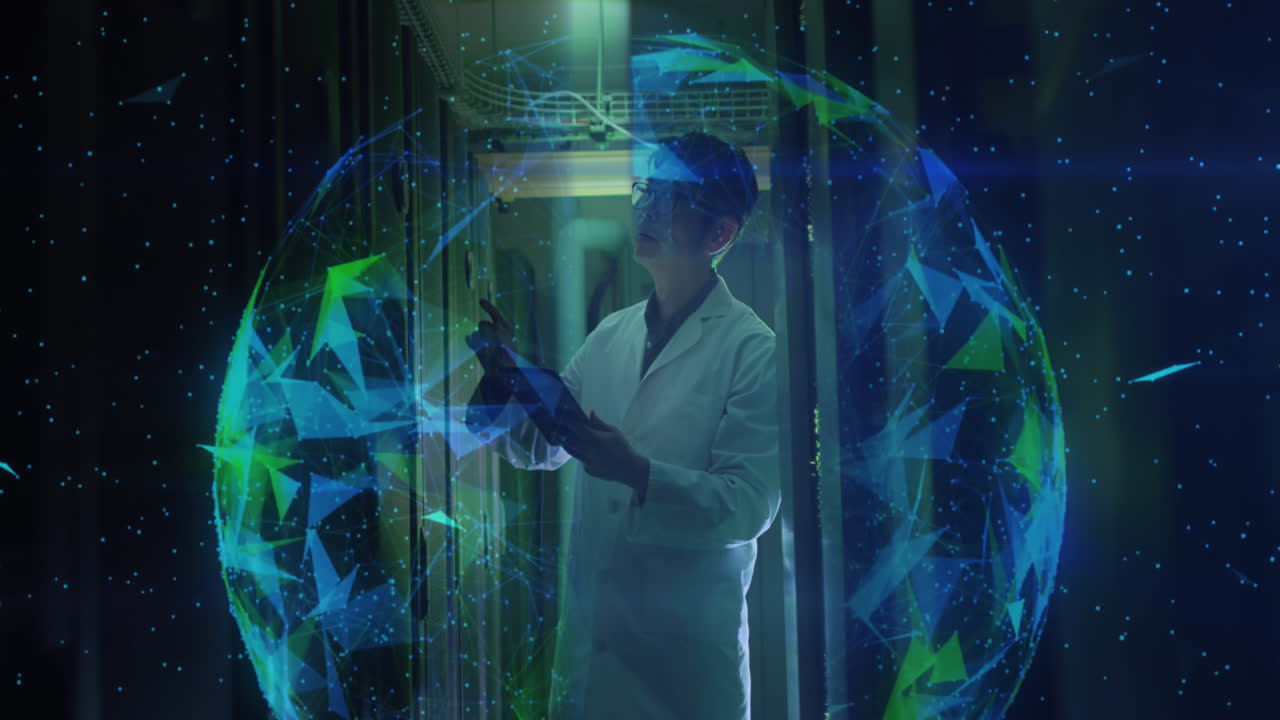 animación de trabajador masculino asiático y globo sobre sala de servidores.