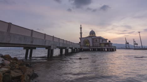 timelapse sunset at the mosque near coastal