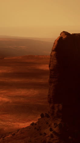 paisaje alienígena: una puesta de sol en el cañón marciano
