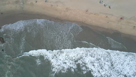 Chapora-Beach-Vogelperspektive-Dorine-Bewegt-Sich-Von-Links-Nach-Rechts-In-Goa,-Indien