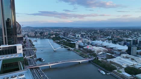 Aerial-shot-flying-above-Brisbane-CBD,-pull-away-revealing-Brisbane-Skyscraper-the-Meriton-building