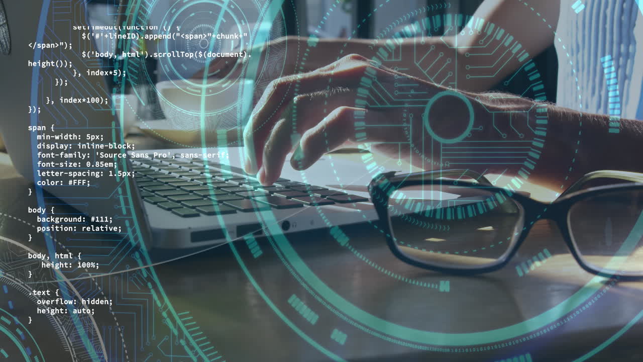 animación del procesamiento de datos, escaneo de alcance sobre la mujer usando computadora portátil