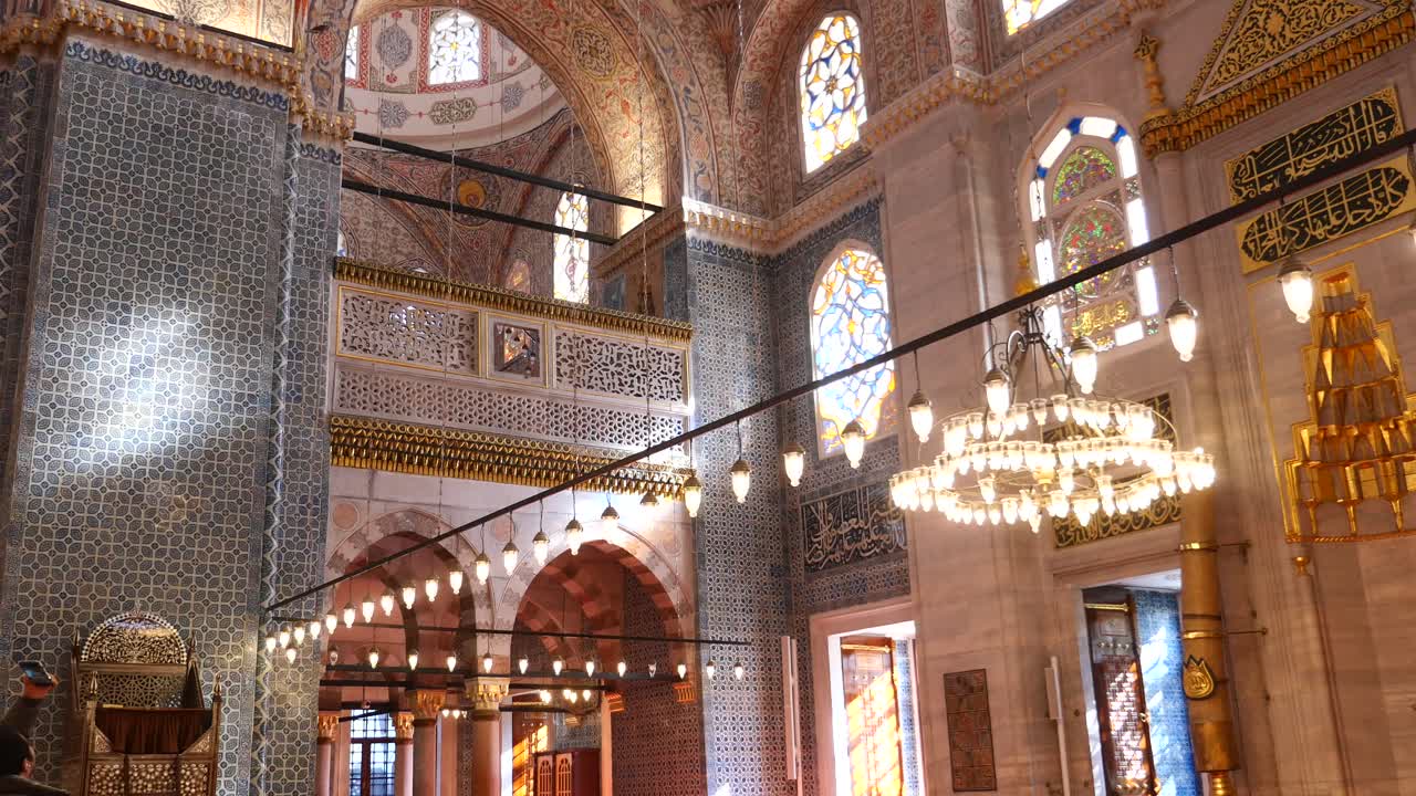 el interior de la mezquita azul en estambul