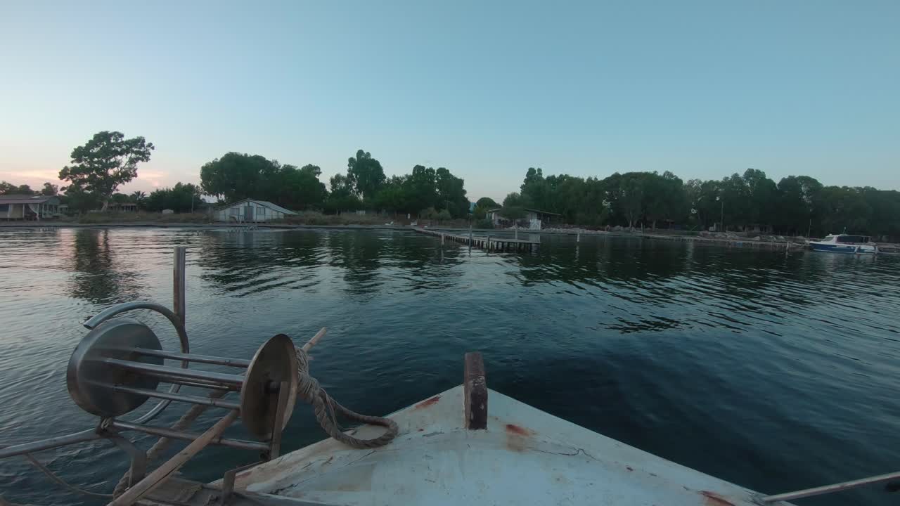 낚싯배 안에서 바라보는 관점