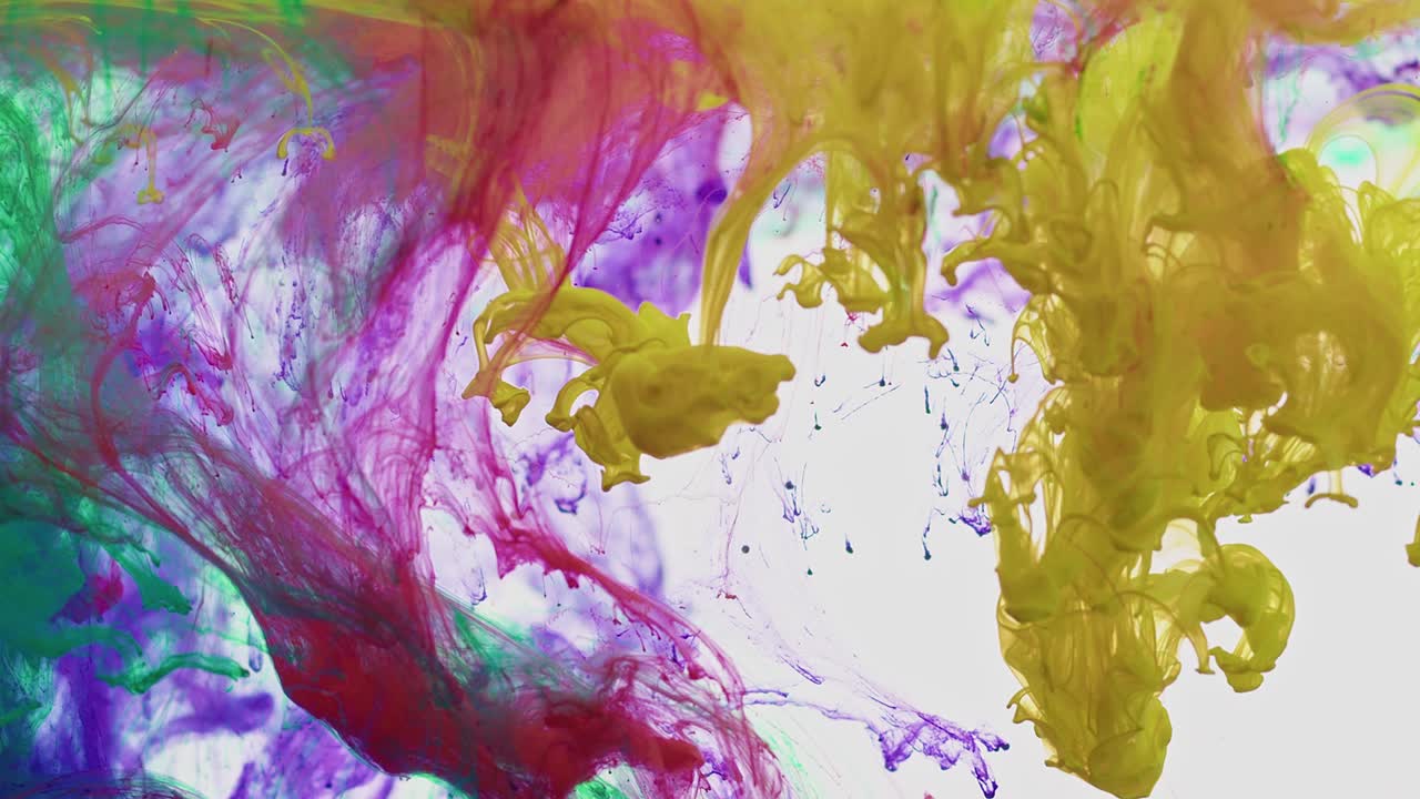 abstracto orgánico hipnótico tinta fractal pintura de colores se extiende en el agua