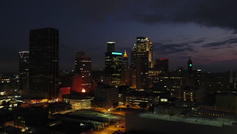 Vista-Aérea-Temprano-En-La-Mañana-Del-Centro-De-Atlanta