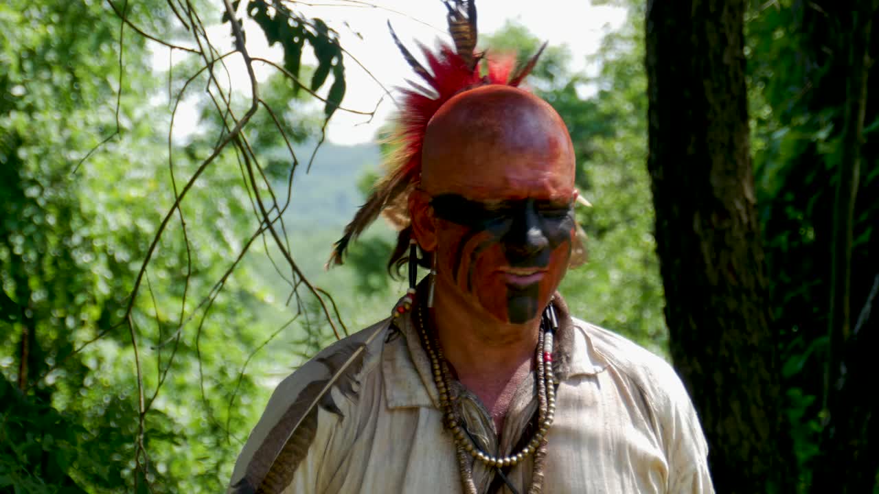 Reenactor Delaware Tribe - Lanape at settlement - talks to settler