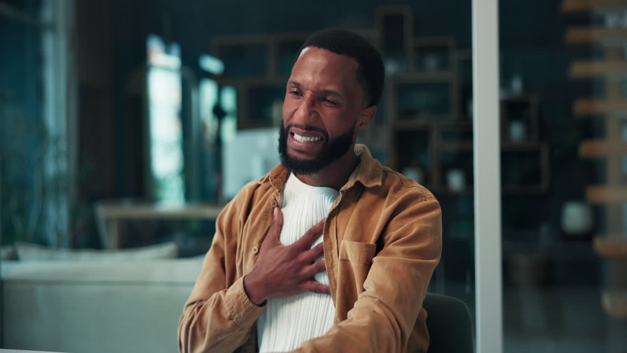Man experiencing chest pain
