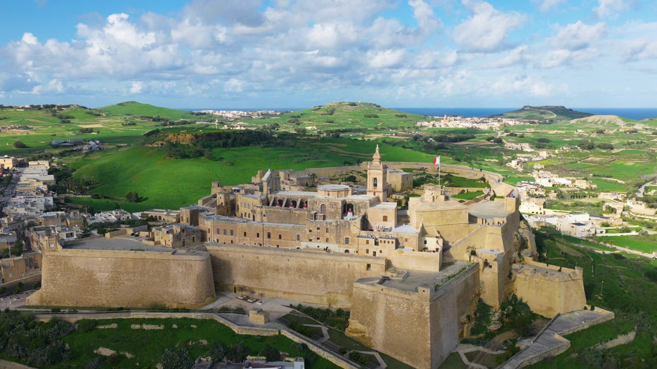 Città fortificata con mura medievali alla Cittadella a Victoria, la capitale di Gozo, Malta. Veduta aerea