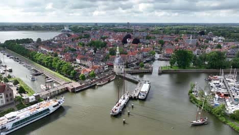 La-Torre-Principal-En-Hoorn,-Holanda-Del-Norte.