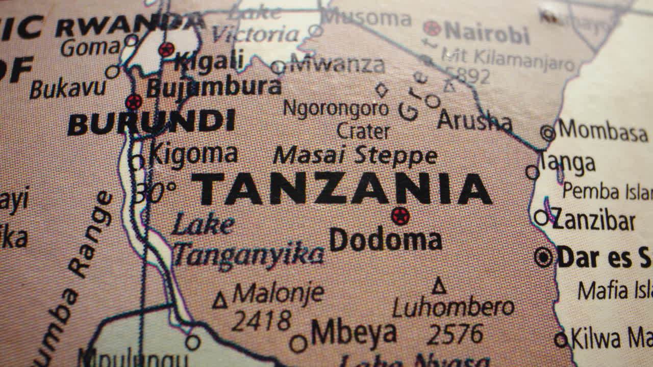 Phóng to Tanzania trên quả địa cầu vật lý thế giới