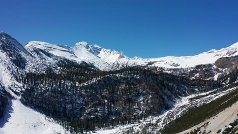 Vista-De-Pájaro-Al-Parque-Natural-De-Fannes-En-Invierno