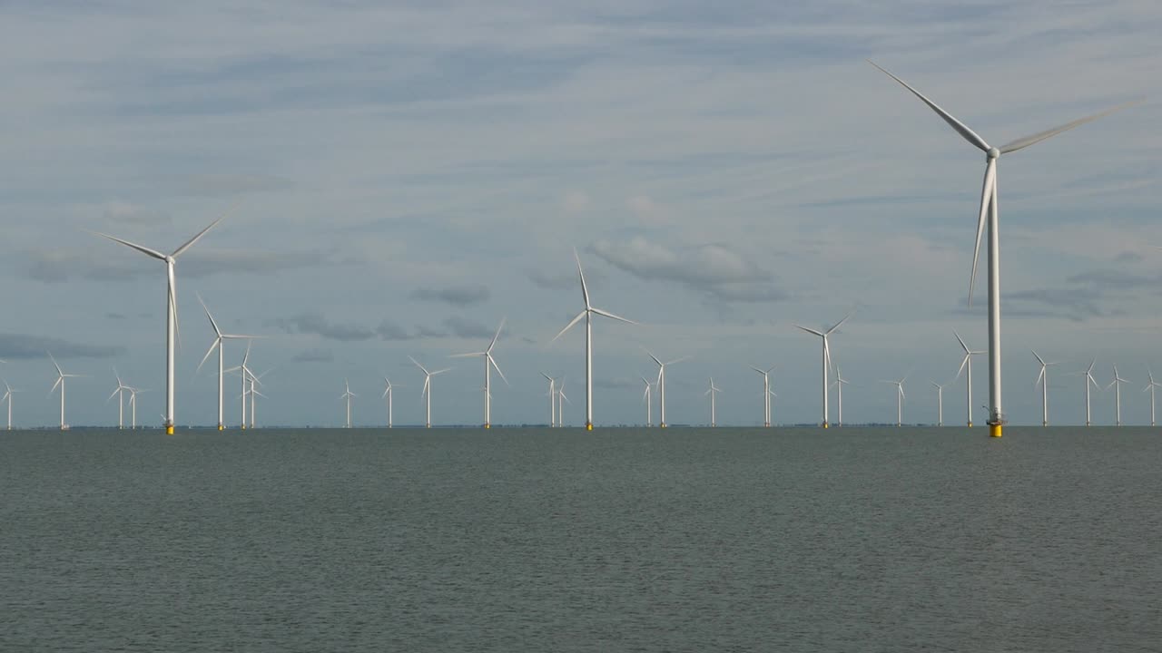 네덜란드 ijssel 호수로도 알려진 ijsselmeer의 풍력 발전소