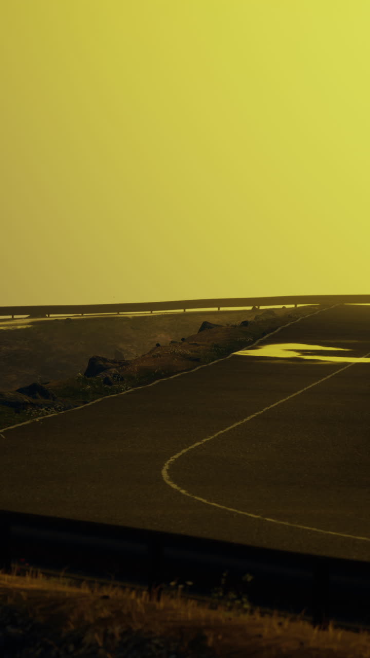 carretera del océano atlántico cerca de la montaña