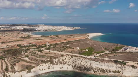 동부 몰타, marsaxlokk 지역, il-hofra l-kbira bay의 공중 드론 비디오