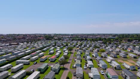 Vistas-Aéreas-Panorámicas-De-La-Ciudad-Costera-De-Skegness-En-La-Costa-De-Lincolnshire,-Inglaterra.