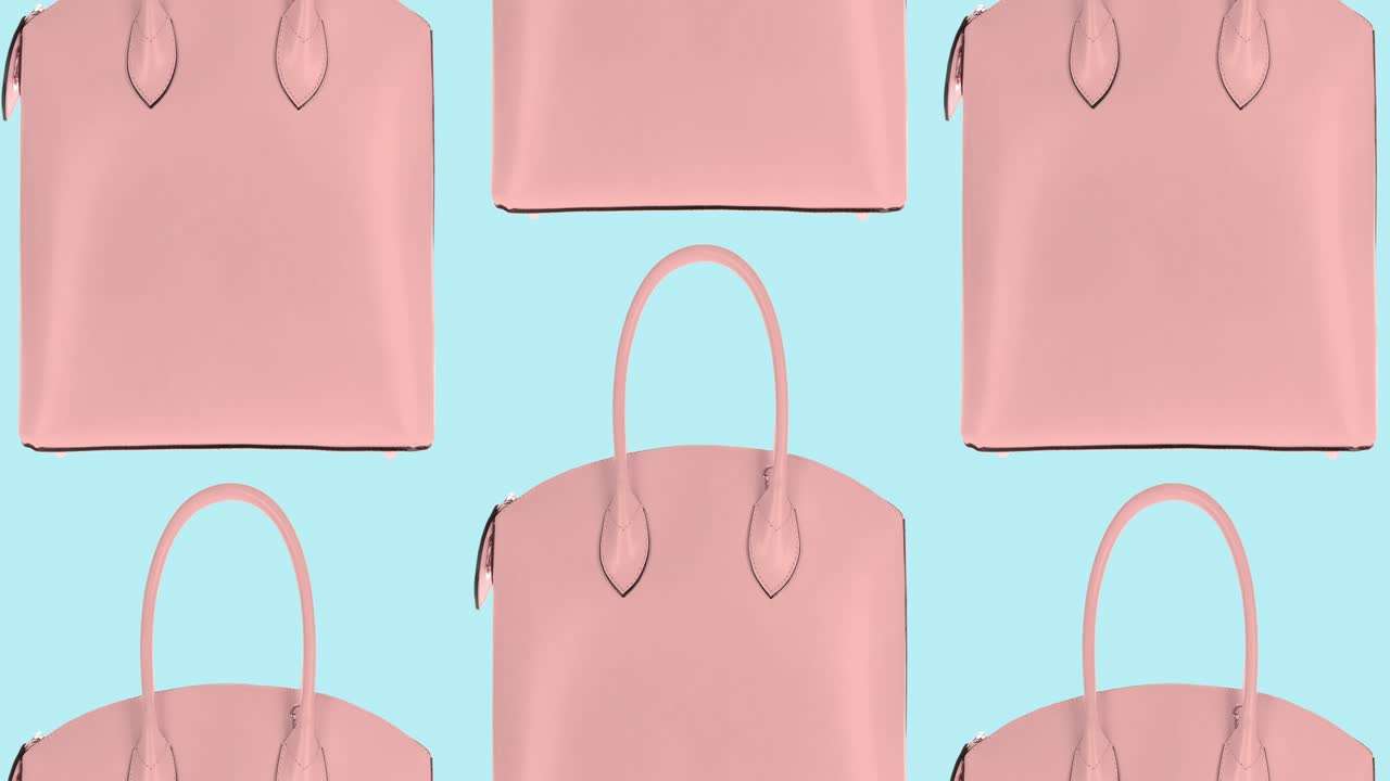 4k 여성 드백은 파란색 배경에 색을 바꾸는 수직으로 움직입니다.