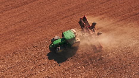 amantes del tractor trabajando en el campo de silesia en polonia # 3