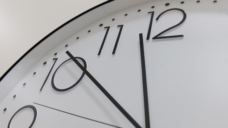 Primo piano di un time-lapse di un orologio da parete