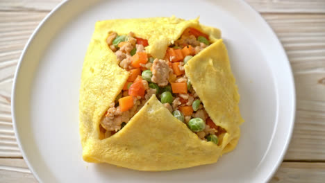 egg wrap or stuffed egg with minced pork and vegetable