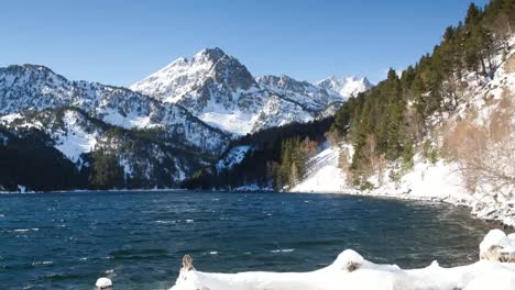 皮雷尼山脈 (pyrenees) 地區