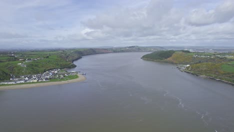 amplia vista del estuario de waterford la entrada a waterford y nuevos puertos de ross