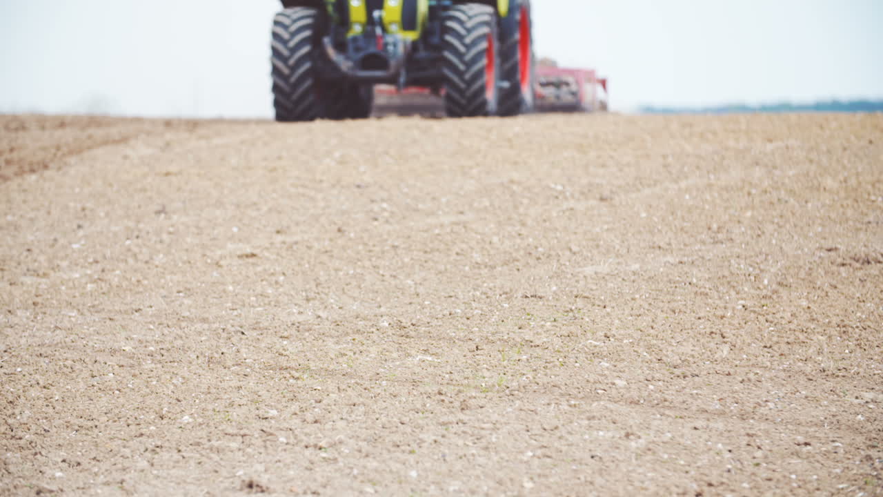 농업 gmo 무료 농부 파종 필드