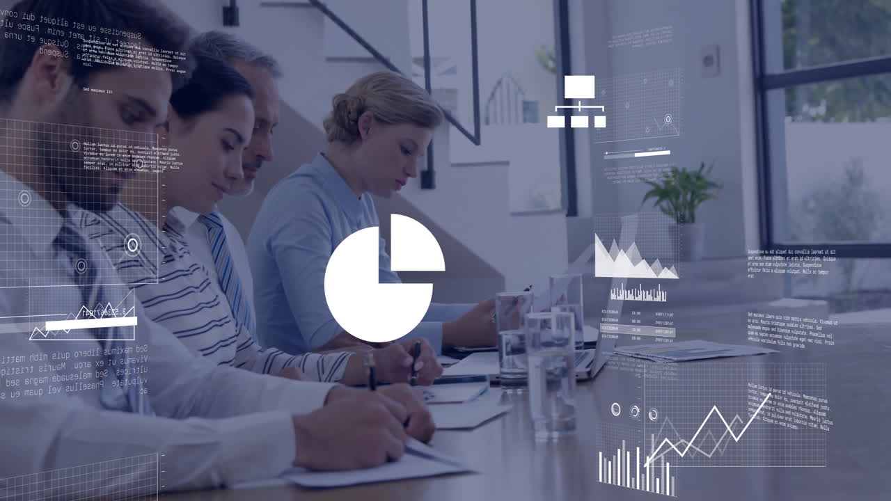 анимация обработки финансовых данных среди различных коллег, работающих в офисе