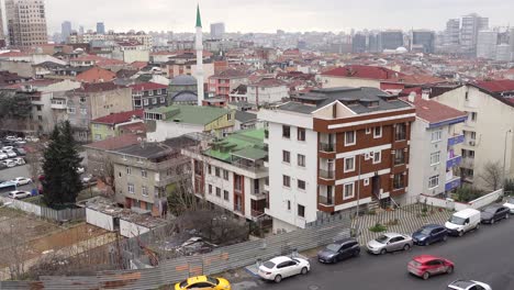 paisaje urbano de estambul con mezquitas y edificios residenciales