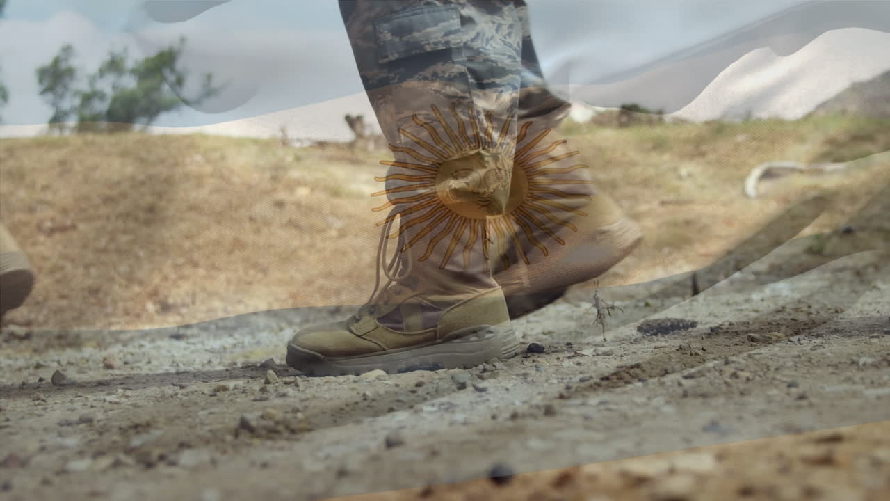 animación de la bandera de argentina sobre los soldados que caminan