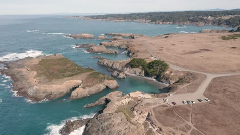 Vista-Aérea-Ascendente-Del-Parque-Estatal-Mendocino-Headlands