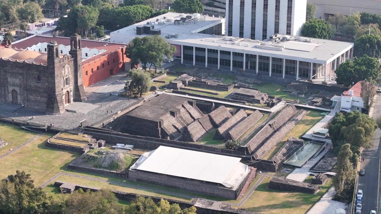Immagine del basamento della piramide di Tlatelolco a Città del Messico