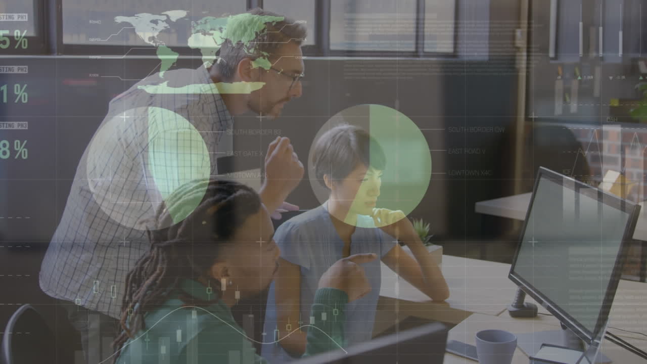 animación del procesamiento de datos sobre diversas personas de negocios