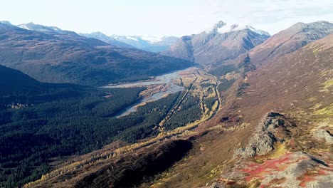 Video-Aéreo-De-4k-60fps-Del-Paso-De-Thompson,-En-El-Camino-A-Valdez,-Alaska