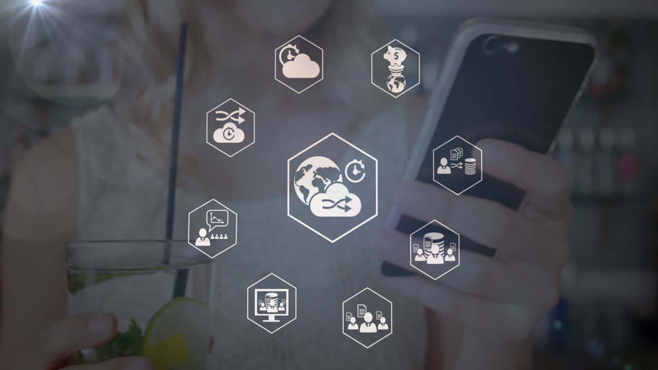 스마트폰을 사용하는 여성에 대한 아이콘과 연결 네트워크의 애니메이션