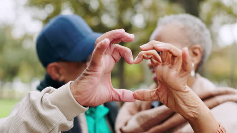 Senior,-Liebe-Und-Paarherzhände-Für-Vertrauen