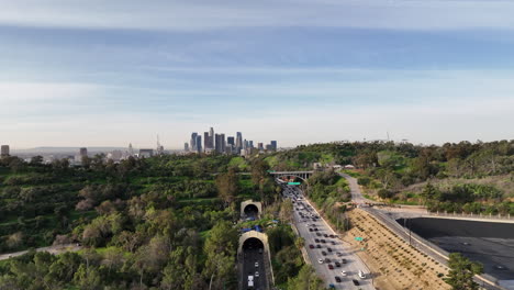 Blick-Auf-Ein-Unbewohntes-Lager-Auf-Dem-Radio-Hill-In-Los-Angeles